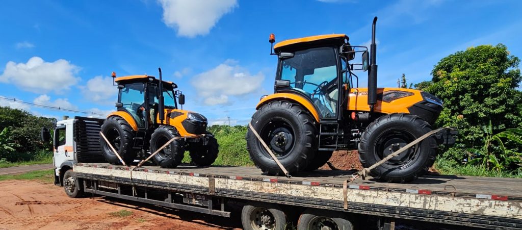 Camapuã recebe dois tratores zero quilômetros para reforçar a agricultura familiar